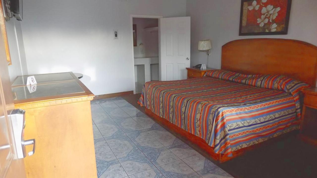 Hotel Del Camino Cuauhtémoc المظهر الخارجي الصورة