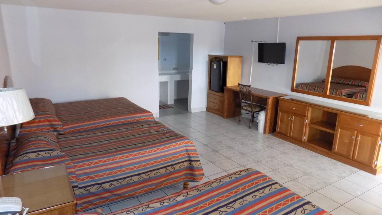 Hotel Del Camino Cuauhtémoc المظهر الخارجي الصورة
