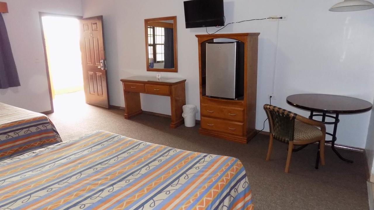 Hotel Del Camino Cuauhtémoc المظهر الخارجي الصورة