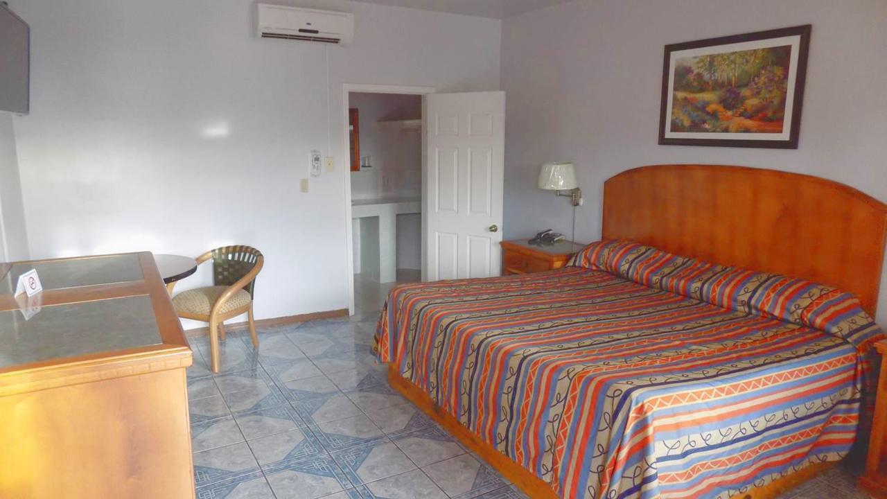 Hotel Del Camino Cuauhtémoc المظهر الخارجي الصورة