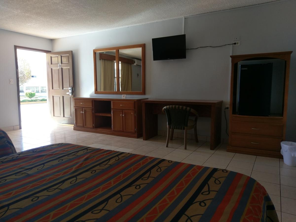 Hotel Del Camino Cuauhtémoc المظهر الخارجي الصورة