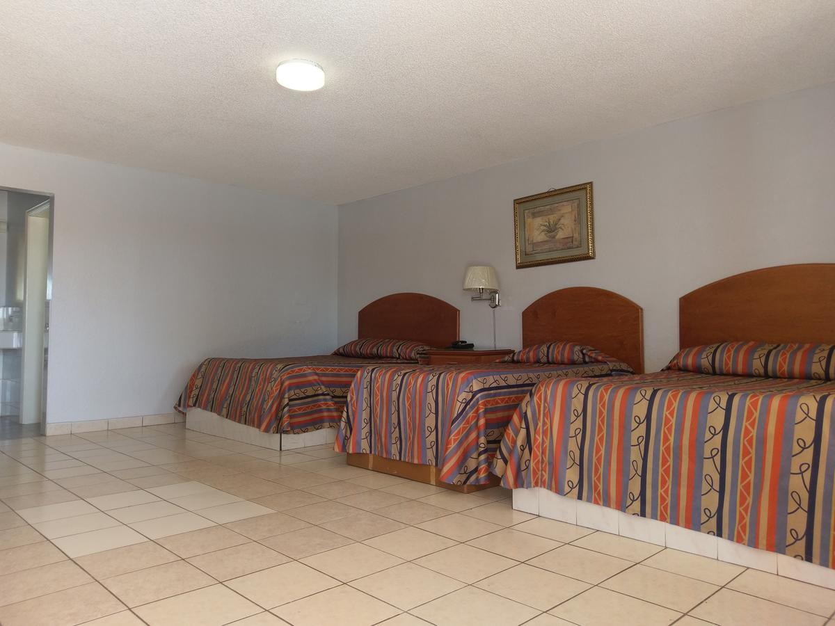 Hotel Del Camino Cuauhtémoc المظهر الخارجي الصورة