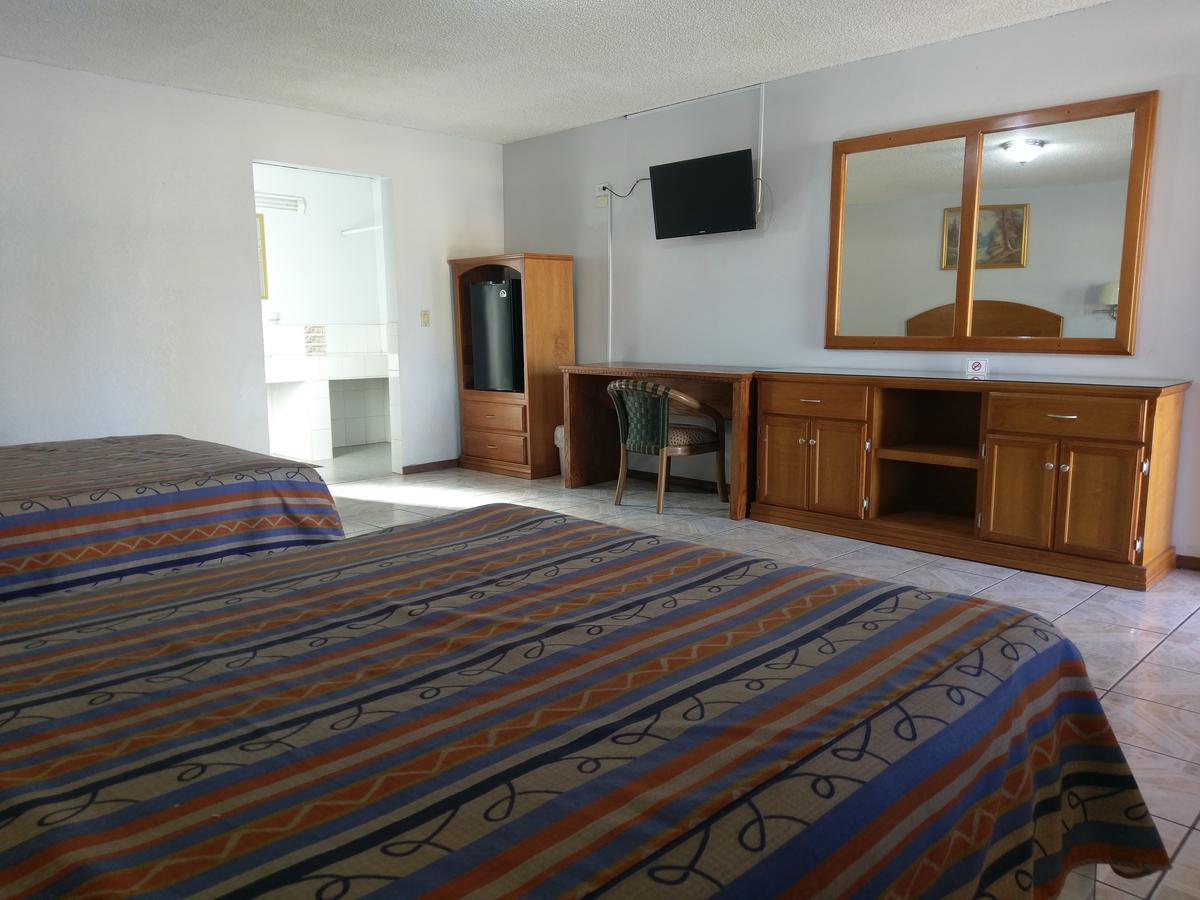 Hotel Del Camino Cuauhtémoc المظهر الخارجي الصورة