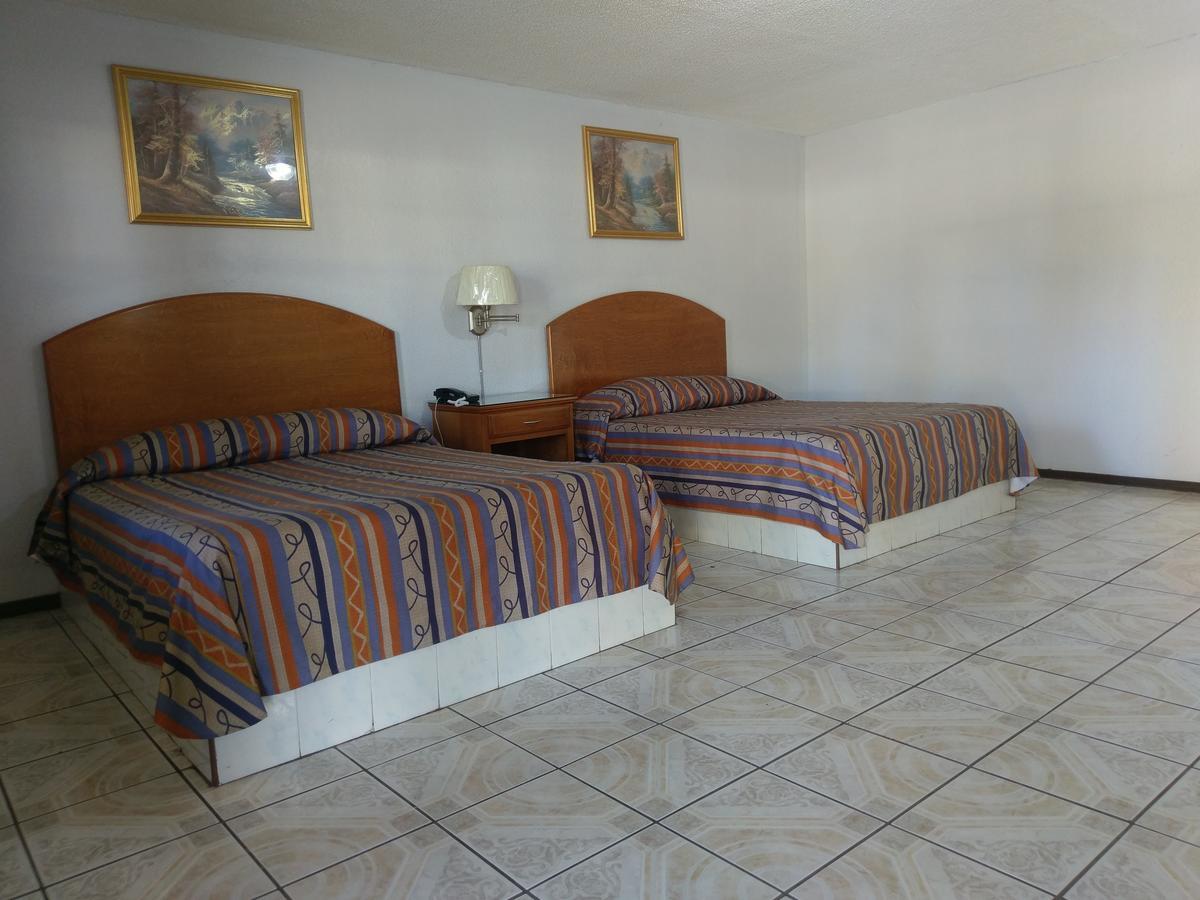 Hotel Del Camino Cuauhtémoc المظهر الخارجي الصورة